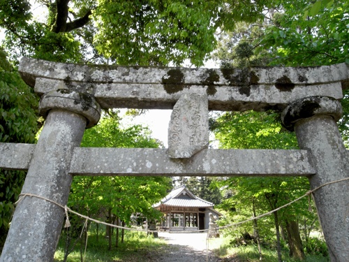 わびた風情漂う稲積六神社